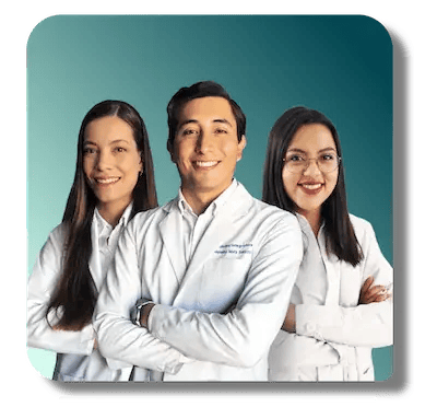 un grupo de médicos especialistas